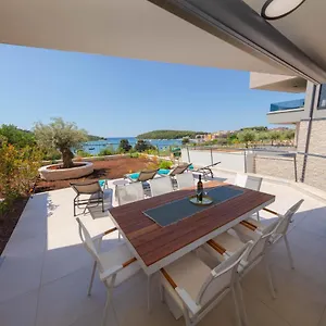 https://apartman-oranz.in-istria.net