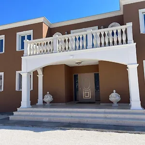 https://villa-silvia-funtana.in-istria.net