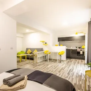 https://homestay.bucharesthotelsnow.com