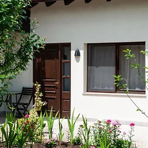 https://home-away-from-home-apartment.bucharesthotelsnow.com